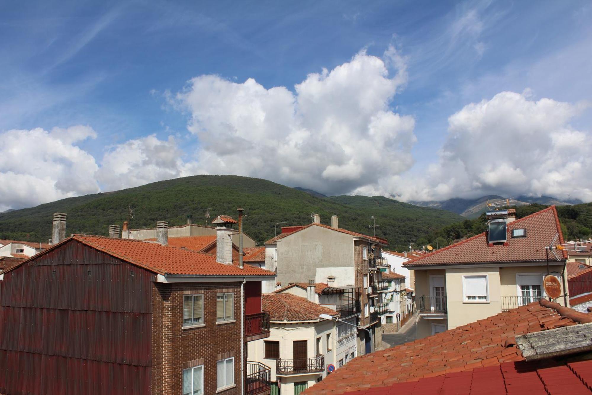 Appartamento Atico Aires De Gredos Candeleda Esterno foto