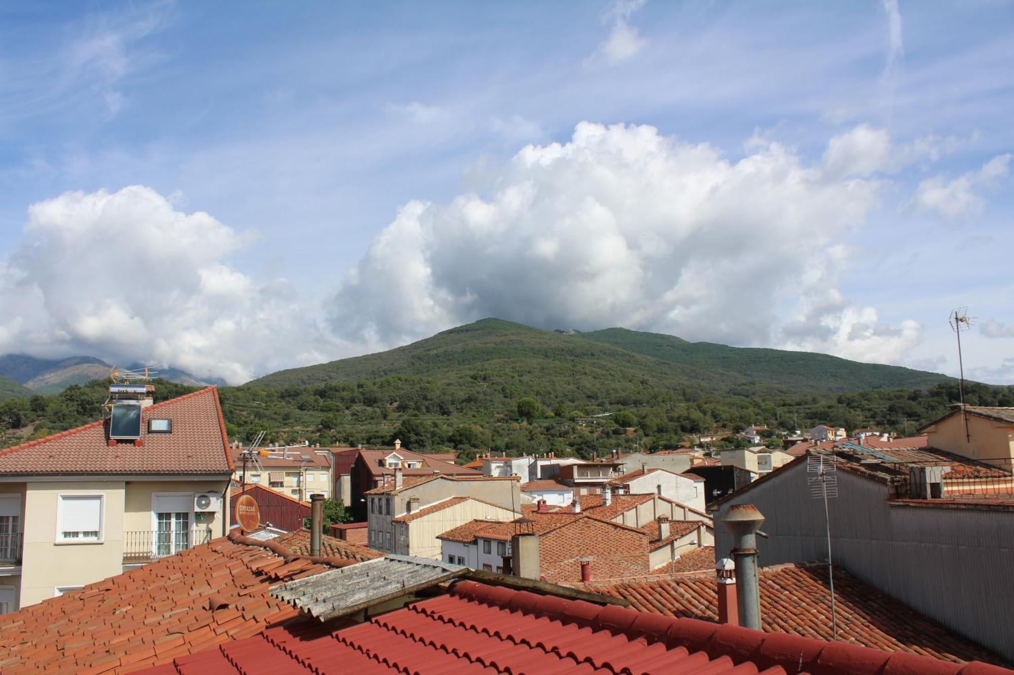 Appartamento Atico Aires De Gredos Candeleda Esterno foto